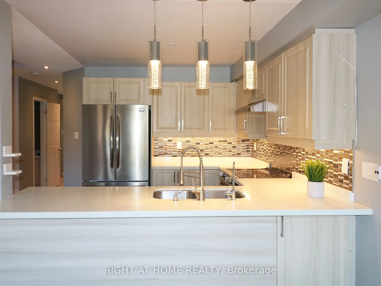 3 bed, $3,200 — Photo 3