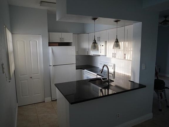 5th image of 621 Cypress Lake Blvd #A16