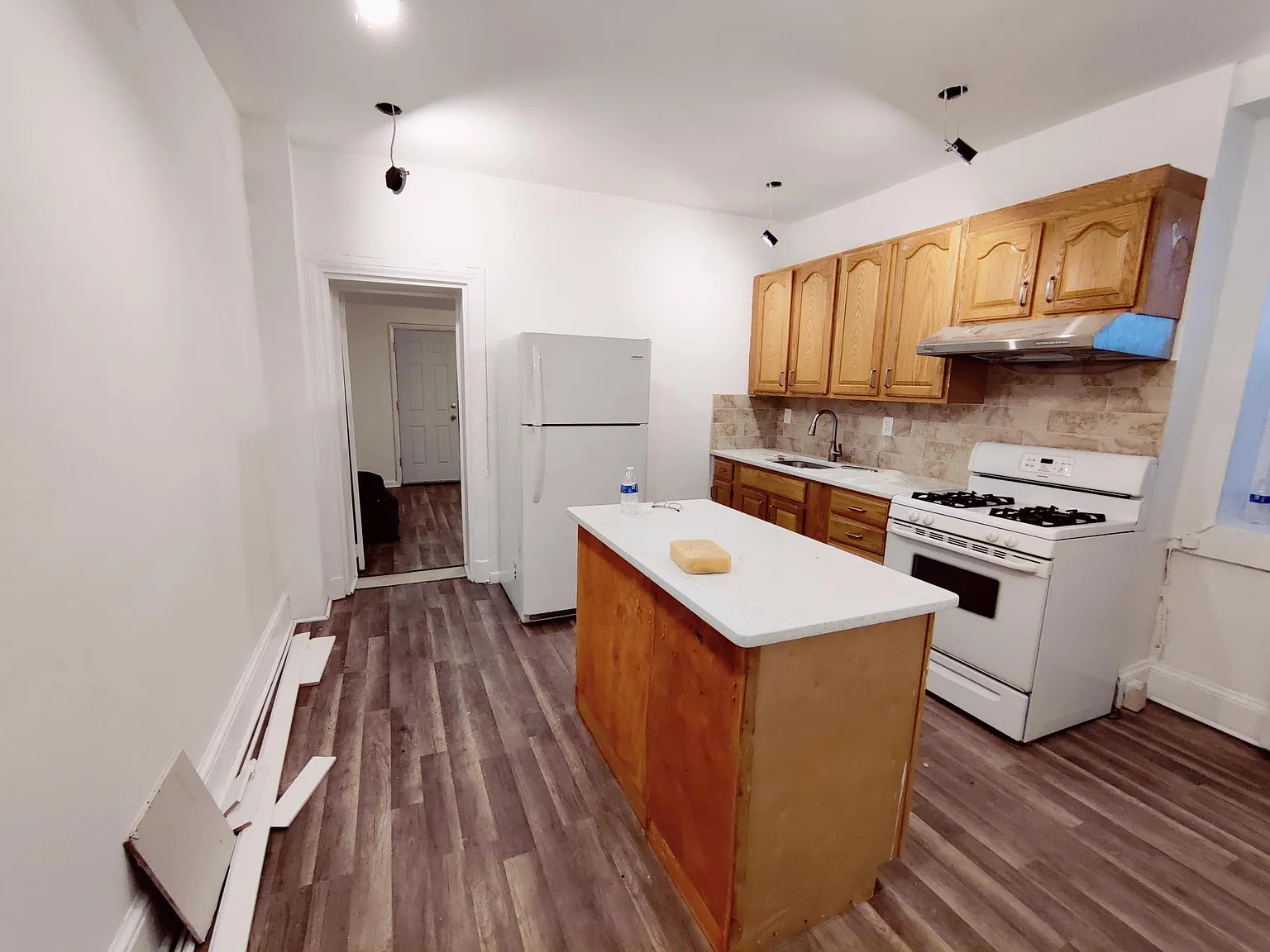 216 Pearl St photo 1