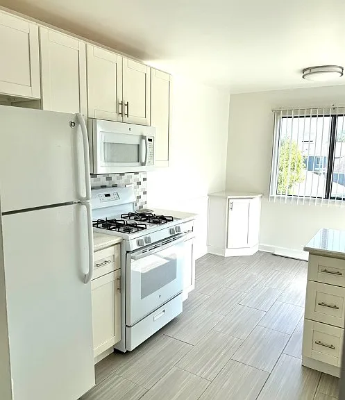 327 Wildberry Ct #D2 — Photo 11