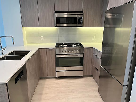 5th image of 1471 Hunter St #502