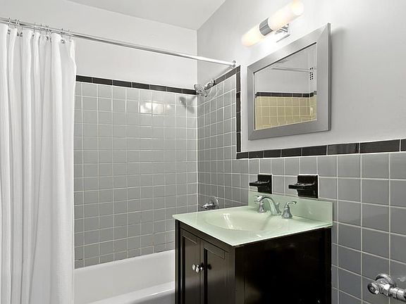 4th image of 25 W 13th St #2MNN