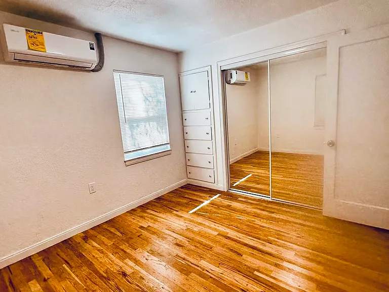 707 W Shields Ave #1 — Photo 5