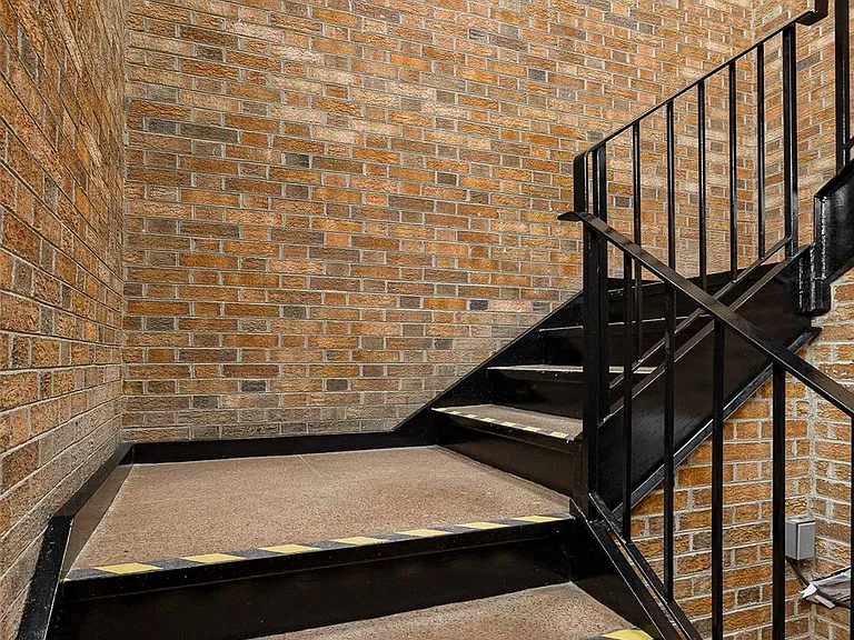 126 Innis Ave #2-1 — Photo 11