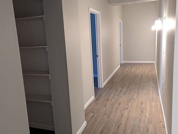 4th image of 201 Sewanee St #104