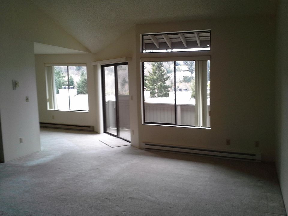 1st image of 3266 80th Ave SE APT 3