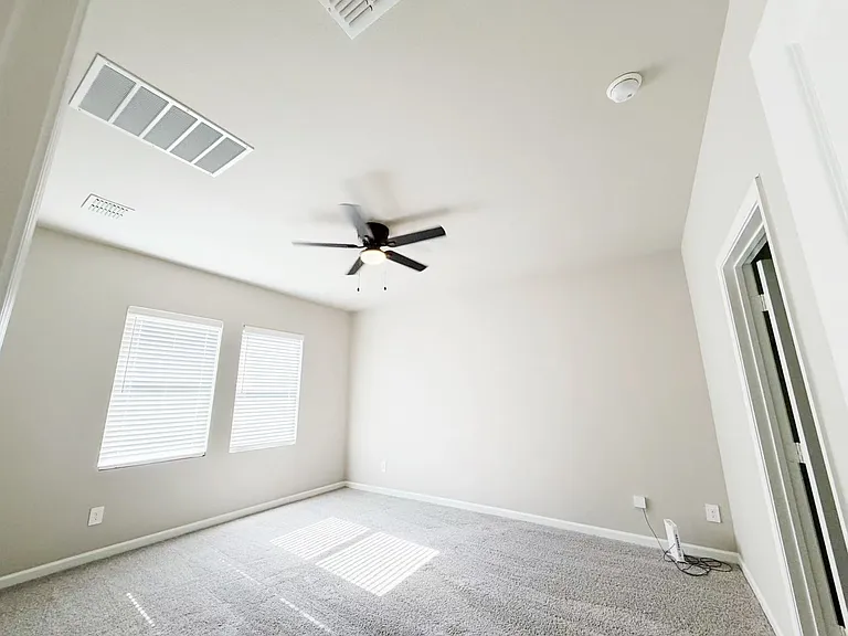 772 Camden Dr — Photo 8