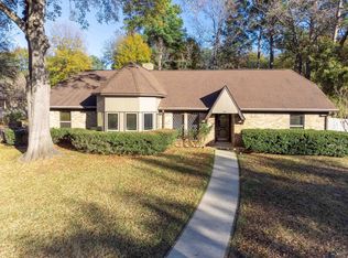 902 Regency Dr, Longview, TX 75604