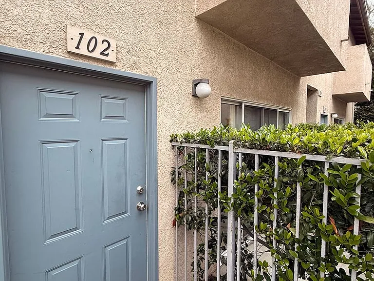 12950 Hartland St — Photo 16