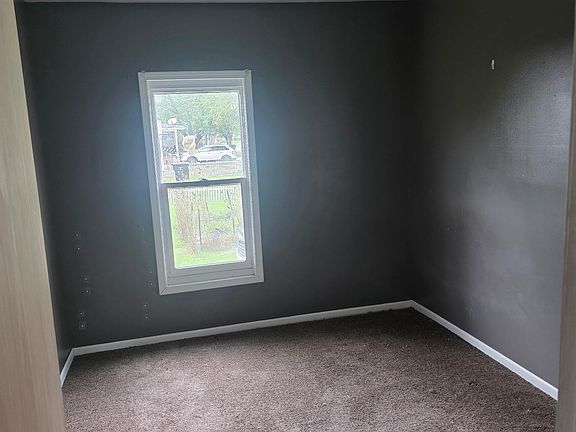 5th image of 1213 Huey St