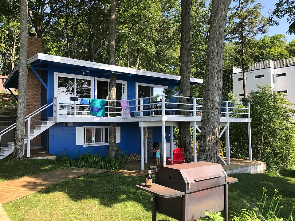 2nd image of 430 Crest Dr