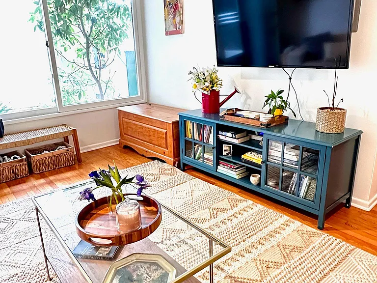 2041 Euclid St #3 — Photo 6