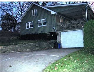 1st image of 304 Oakwood Dr