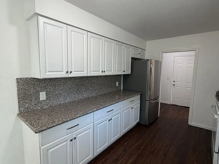 7676 Hemlock Ave — Photo 9