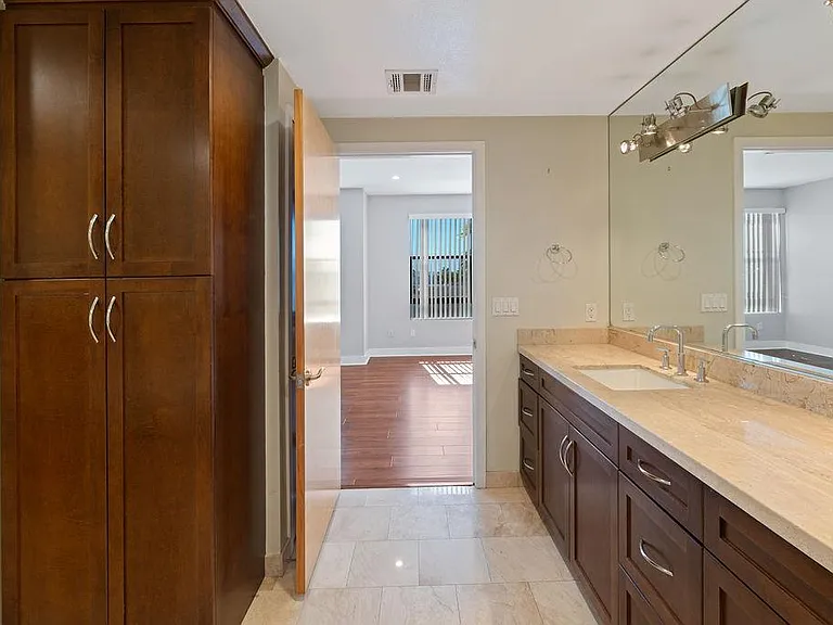 575 Elm Ave #18 — Photo 21