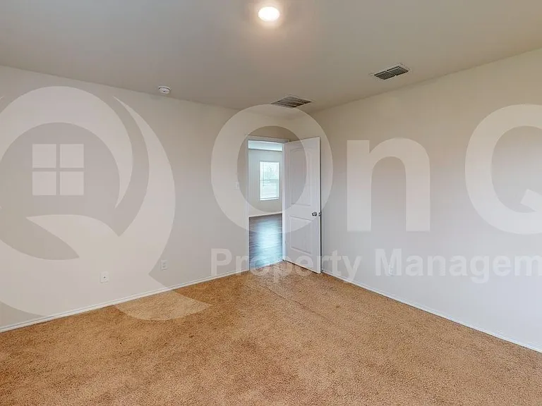 5322 Longshadow Dr — Photo 10