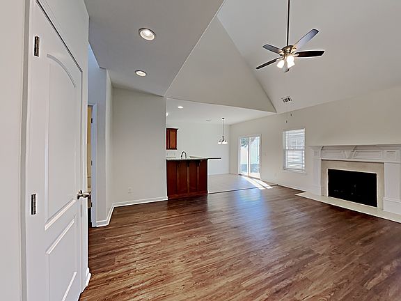 3rd image of 5441 Sabin Ct