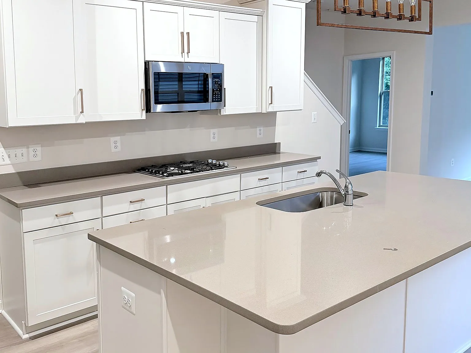 4 bed, 3.5 bath, 3280 sqft, $3,450 — Photo 3