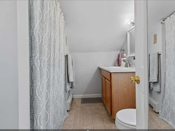 38 Watch St, Rochdale, MA 01542