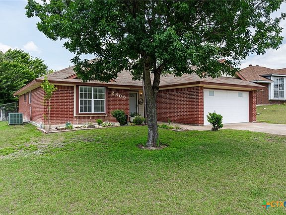 2nd image of 2805 Woodlands Dr