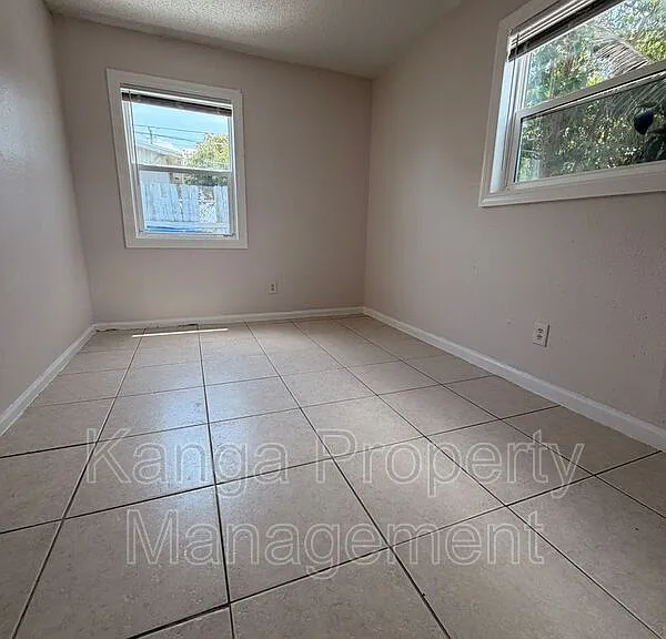 1618 W 26th Ct #A — Photo 15