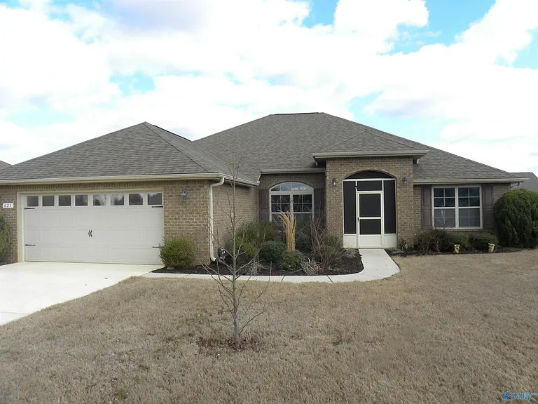 623 Summer Cove Cir NW — Photo 2