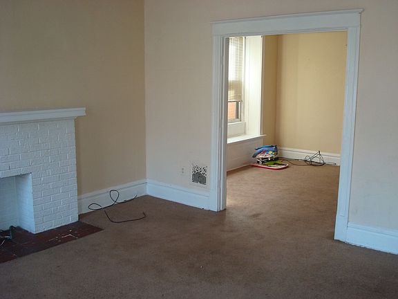 4th image of 4016-4018 Flad Ave