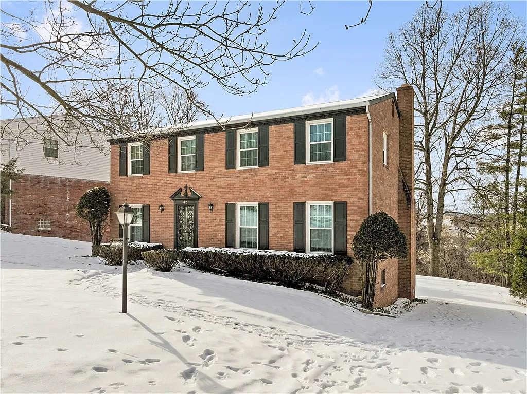 43 Jaycee Dr photo 1