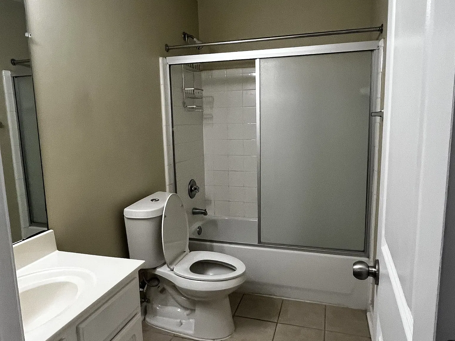 2 bed, 1120 sqft, $1,600 — Photo 4