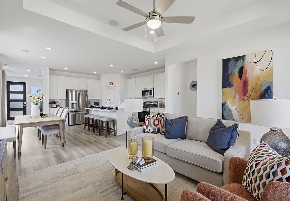 hj-tx-houston-ryehill-juliet-lot-8-tv-lounge-...