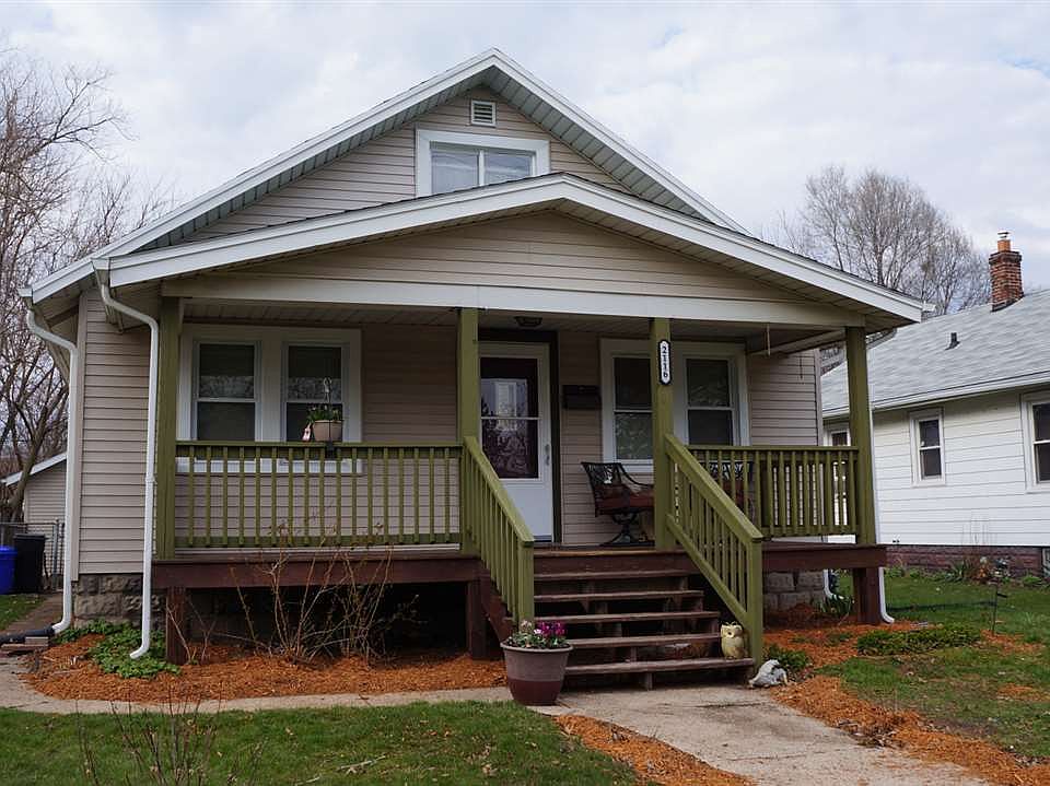 1st image of 2116 18th Ave