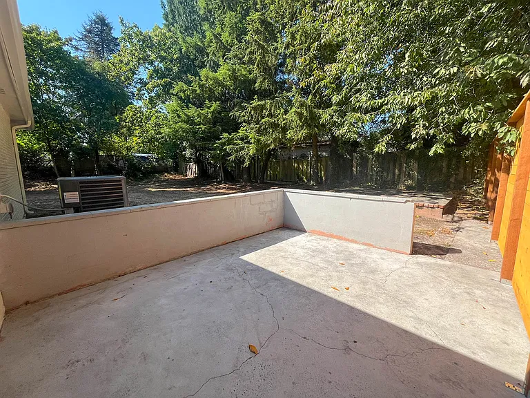 315 NE 148th Ave — Photo 30