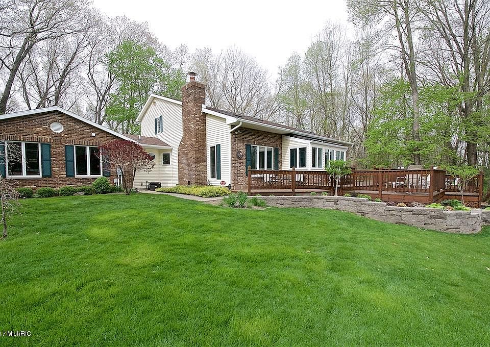 1st image of 180 Embury Dr