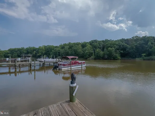 6835 S River Dr, Baltimore, MD 21220