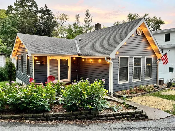 W298N2788 Locust LANE, Pewaukee, WI 53072