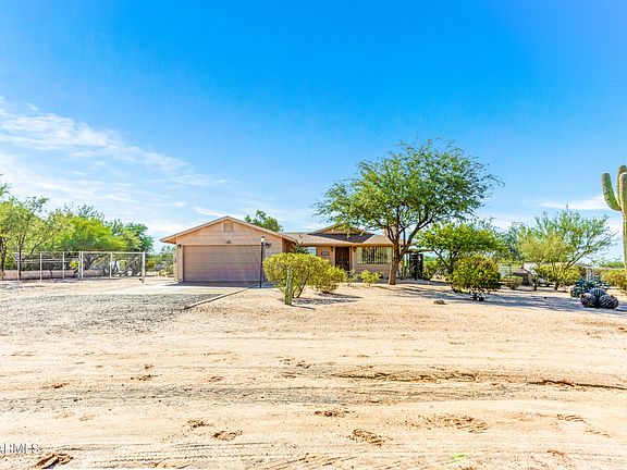 3rd image of 4231 E QUAIL TRACK Drive