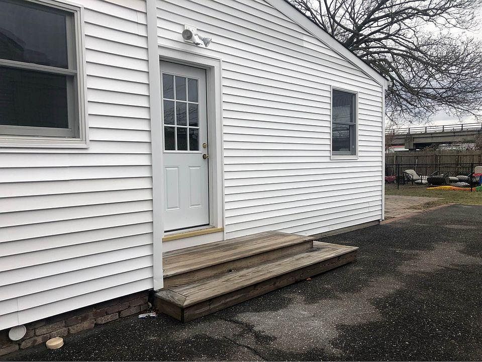 1st image of 3392 Park Ave