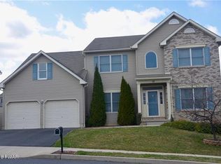 18 Stone Creek Ct, Easton, PA 18045