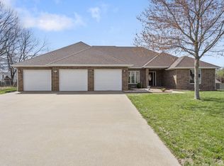 3261 S Ridgewood Ct, Springfield, MO 65804