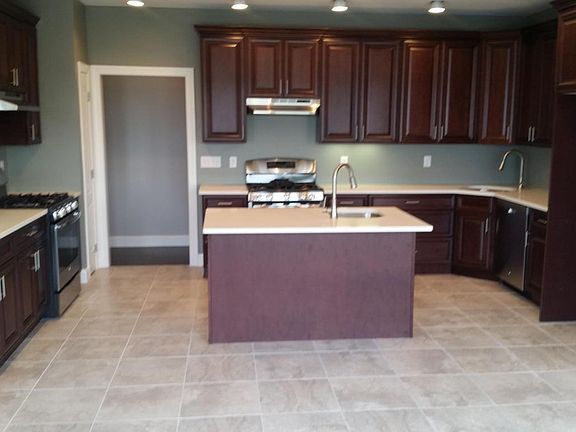 4th image of 37 Shenandoah Dr