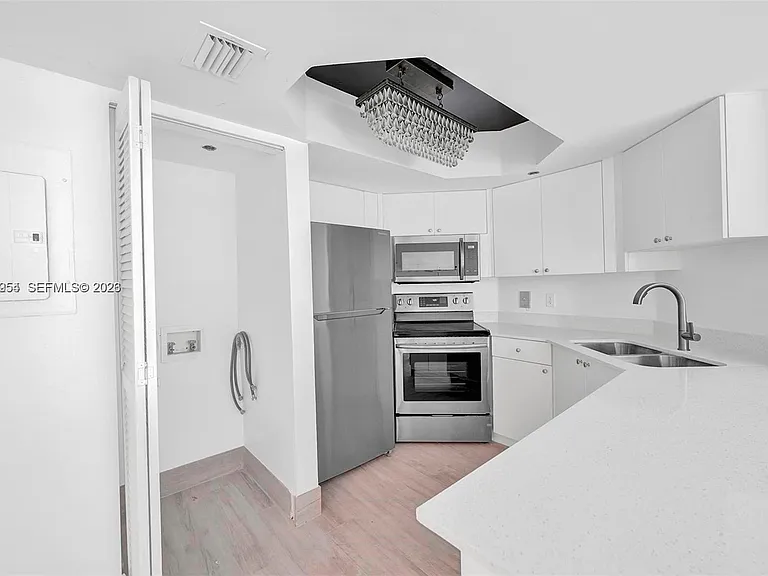 8911 Collins Ave #703 — Photo 5