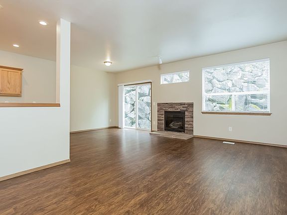 5th image of 1318 69th Ave E