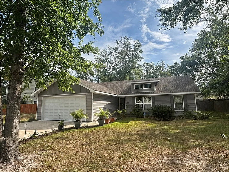 121 Callie Cir — Photo 3