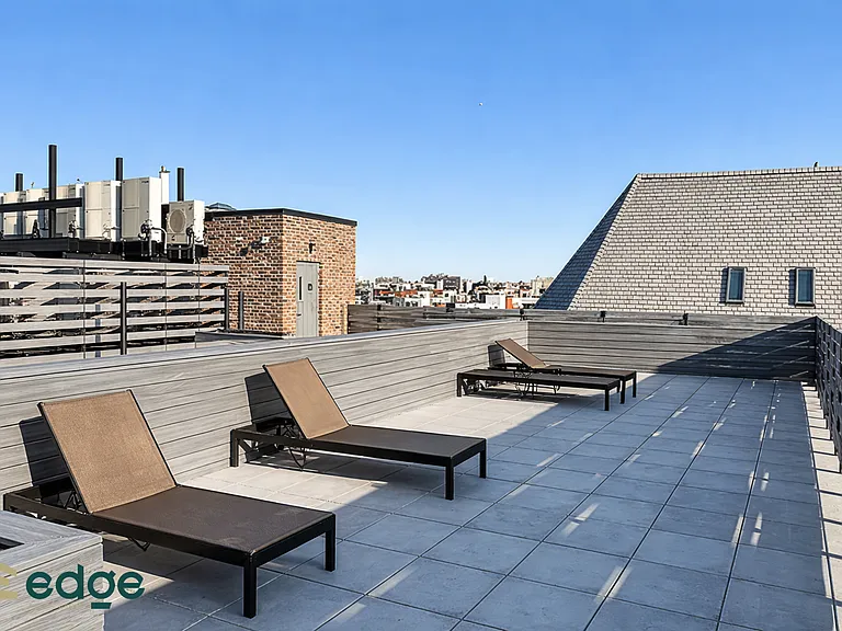 180 N 7th St #207 — Photo 9