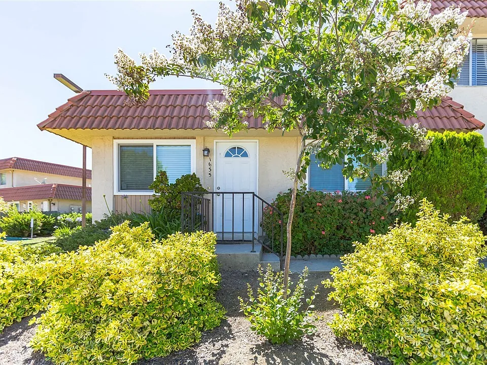 1635 Rue De Valle