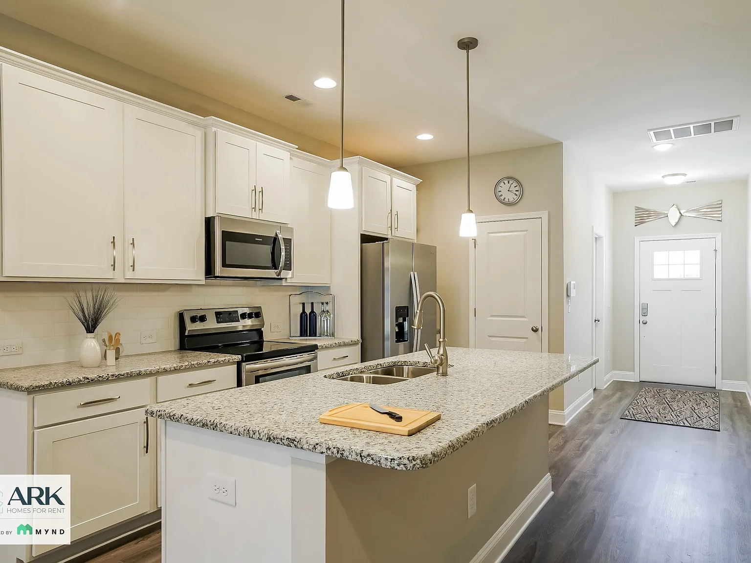 3 bed, 2.5 bath, 1980 sqft, $1,950 — Photo 4