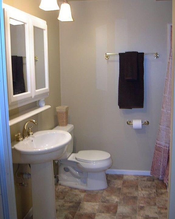 2nd image of 206 Hoover Ave