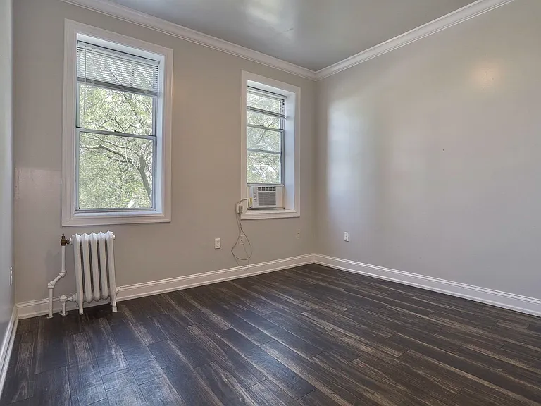 3-5 Potter Pl #4C — Photo 9
