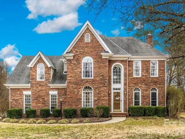 636 Sentinel Oak Ln, Charlotte, NC 28214