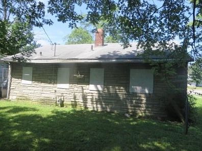 2nd image of 2207 N Arlington Ave